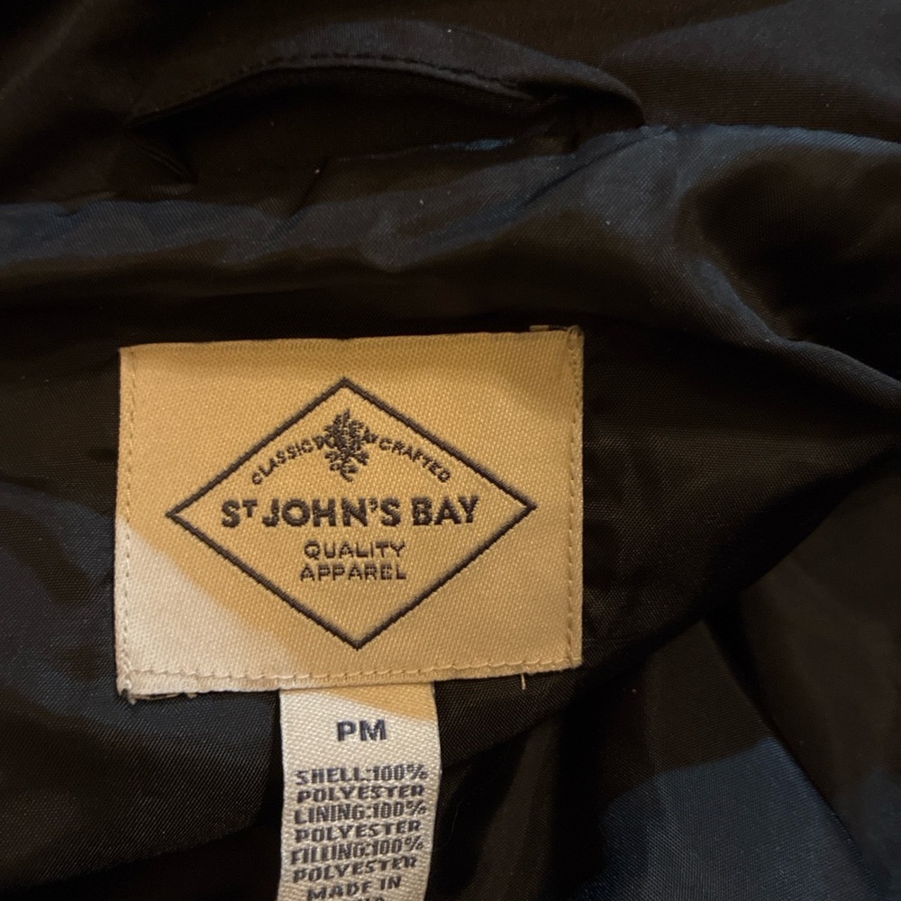 NWOT St. John’s Bay Women's Black Quilted Vest - Picture 7 of 7